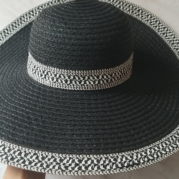 Chic summer hat - Picture 2 of 3